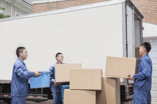 Cancellation and removal of goods from a storage unit