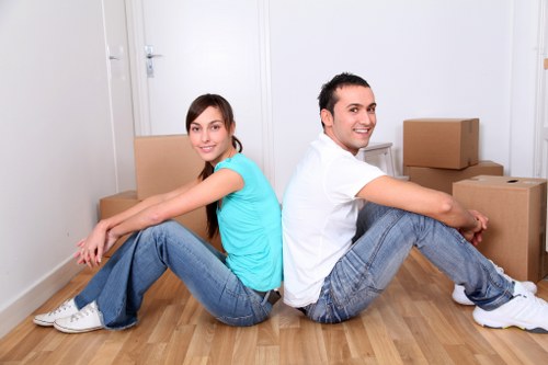 Organized self storage units in Blackwall for seasonal and business use